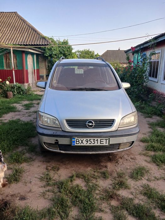 Надежный 7 местный минивенчик с  двухлитровым турбодизельным движком