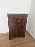 Movel impecavel com 3 gavetas e 2 portas
