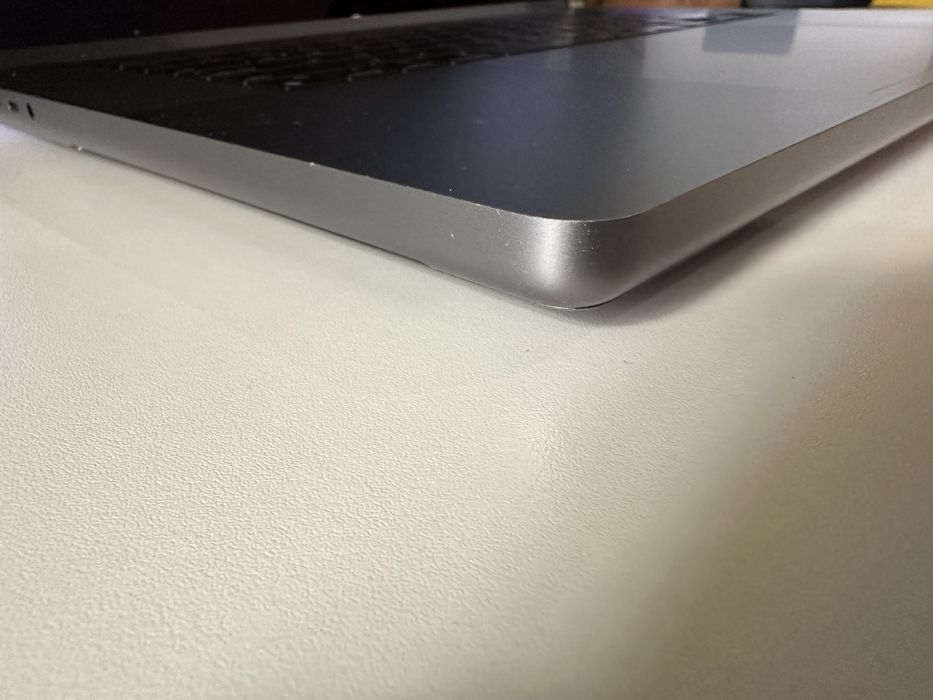 Топкейс MacBook Pro 16” A2485 Space Gray