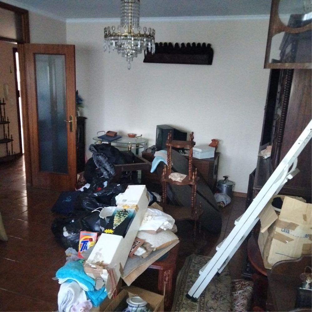 T2 C/ Garagem (pouco tempo de uso) p/ PARTICULARES-S/Med. Imobiliária