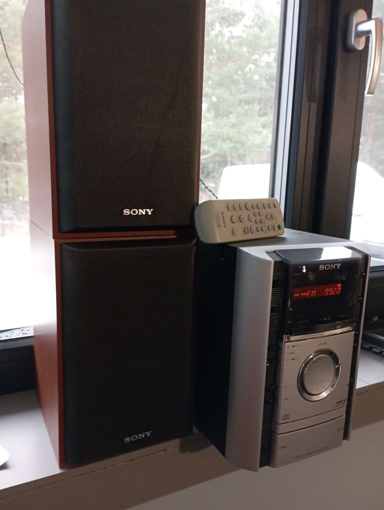 Radio z głośnikami CD Sony