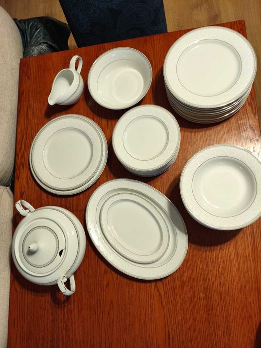 Porcelanowy serwis obiadowy na 12 osób Bogucice Kaja 0815