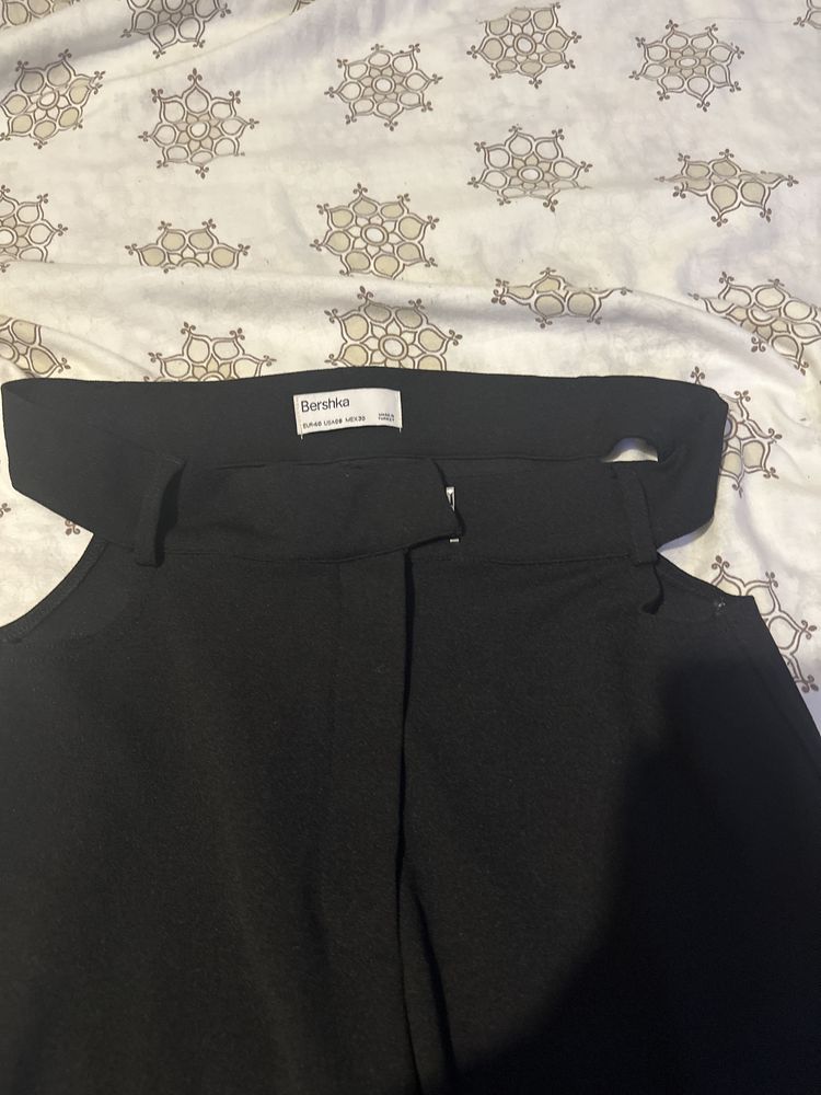 Calças Bershka senhora