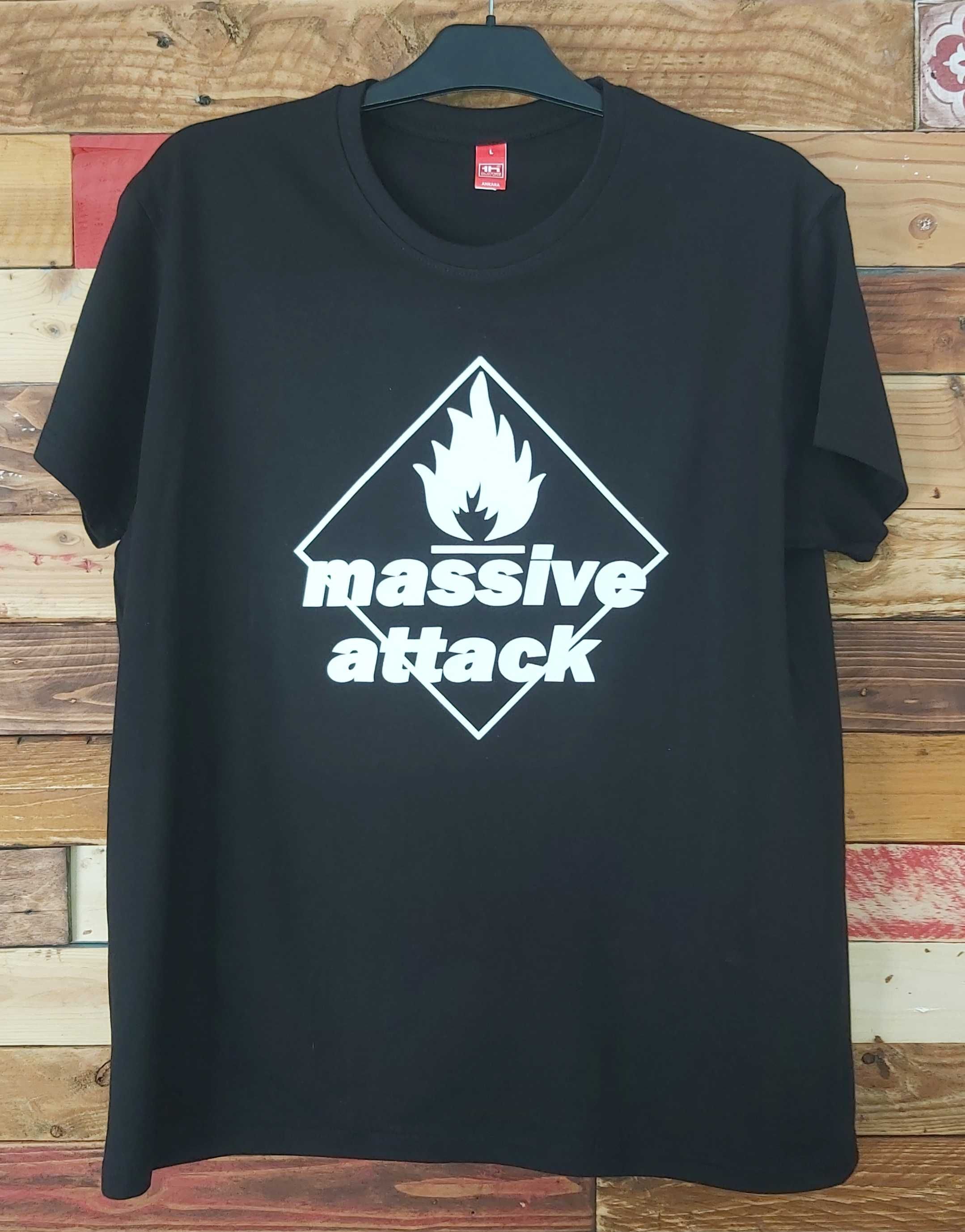 Massive Attack / Fatboy Slim / 2 Many Dj´s - T-shirt - Nova