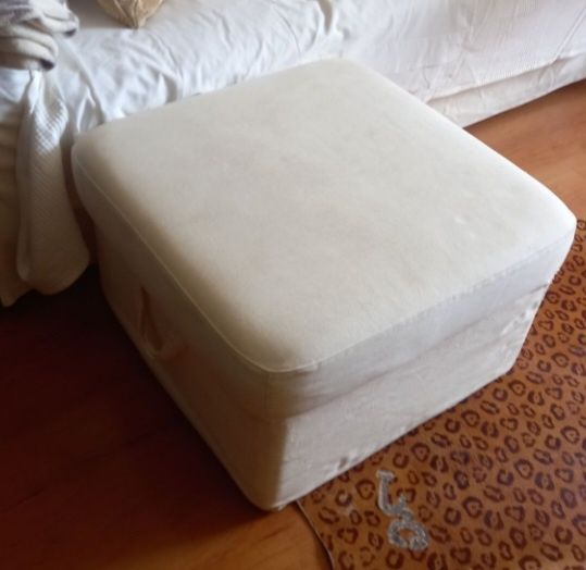 Sofá- 3 lugares EKTORP, Ikea com oferta de repousa pés