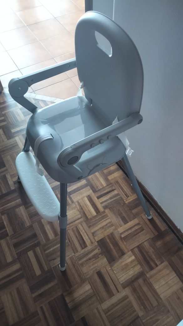 Cadeira de Refeição Evolutiva com forro almofadado