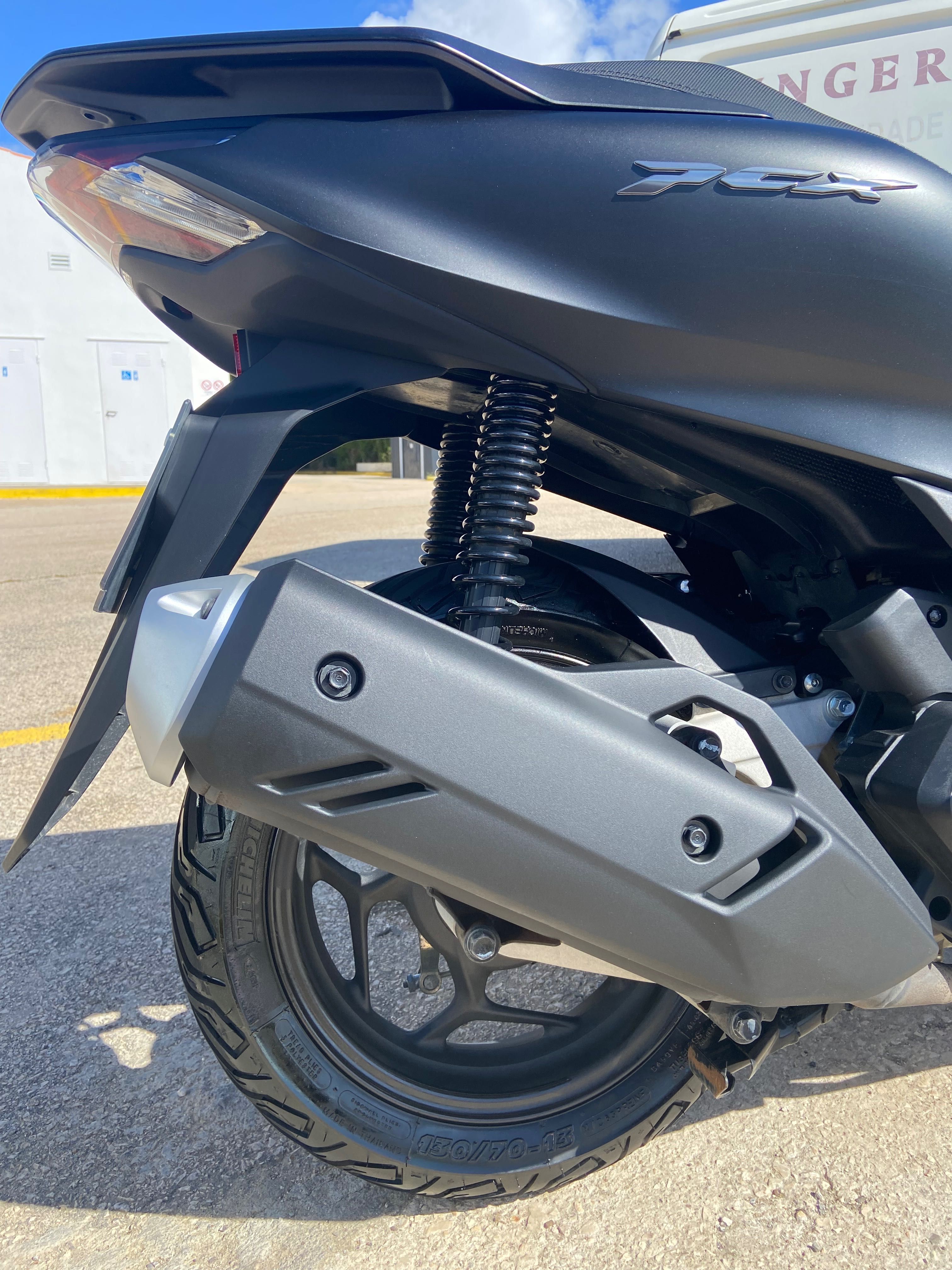 PCX 2023 Moto nova primeiro dono, apenas 5 meses de uso com 2500km