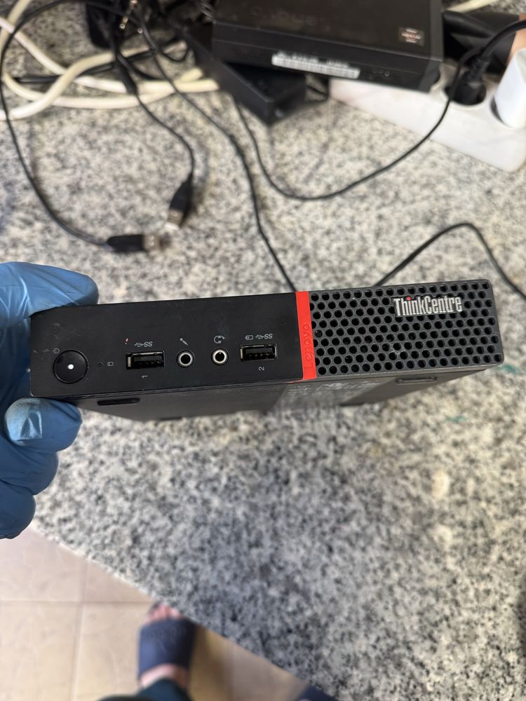 Thinkcentre M715Q Tiny/Ryz 5 Pro 2400GE/8GB DDR4/120GB SSD/W10