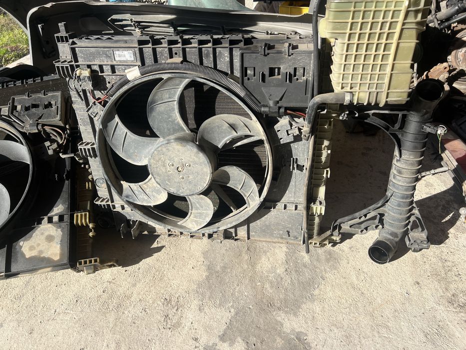 Продам радіатор охолодження віто 638