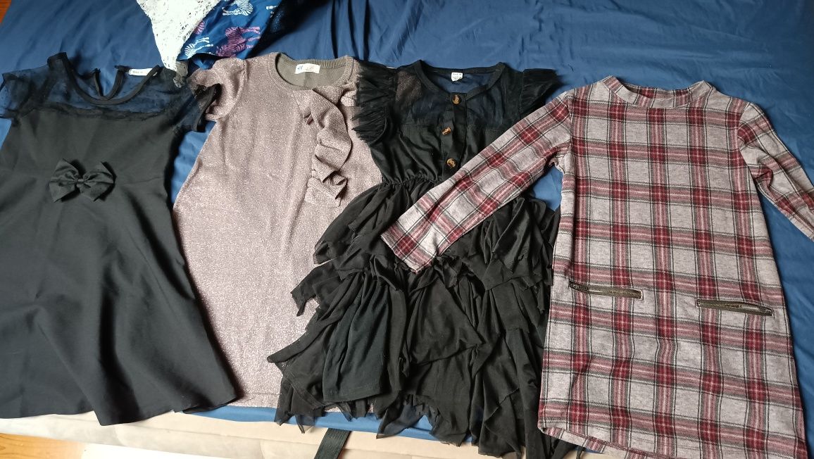 Zestaw ubrań, Sukienki rozmiar ok 128