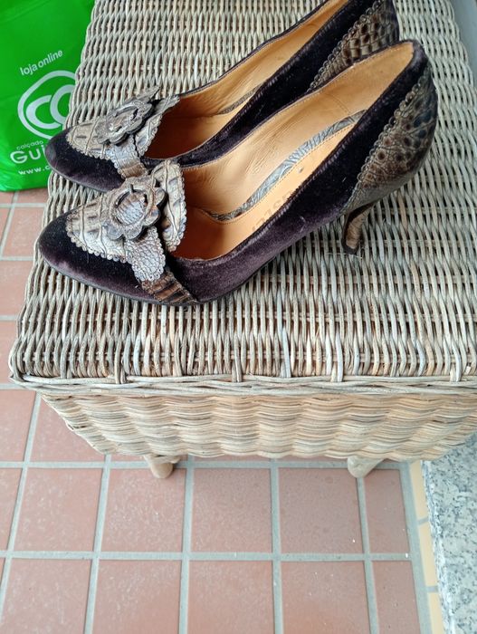 Sapatos de couro, genuína muito elegantes