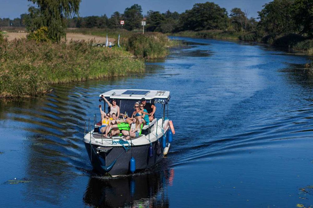 Czarter Bez Patentu jacht motorowy hausboat Calipso 750 Pętla Żuławska