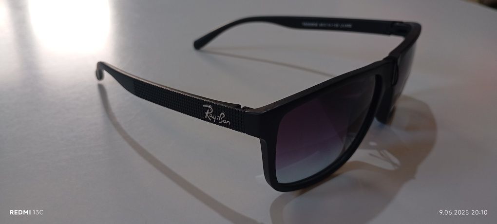Na plaże okulary przeciwsłoneczne Ray ban