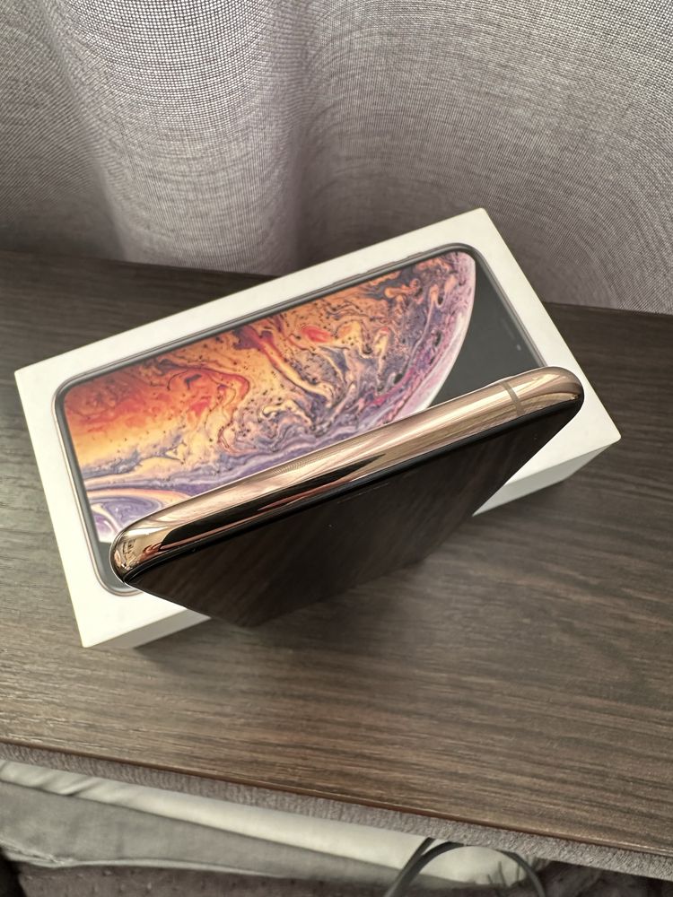 Продам Iphone XS Max
