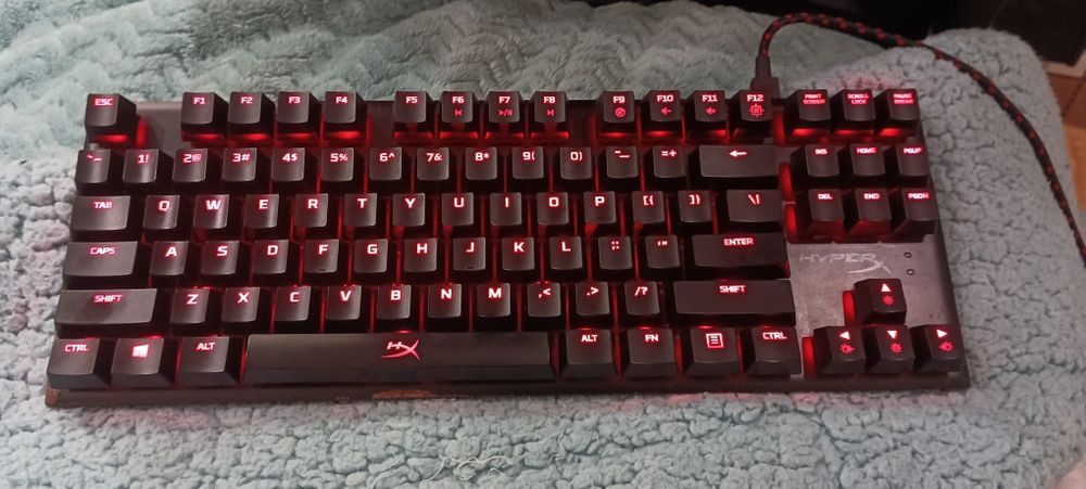 Teclado Hyperx aloy FPS pro