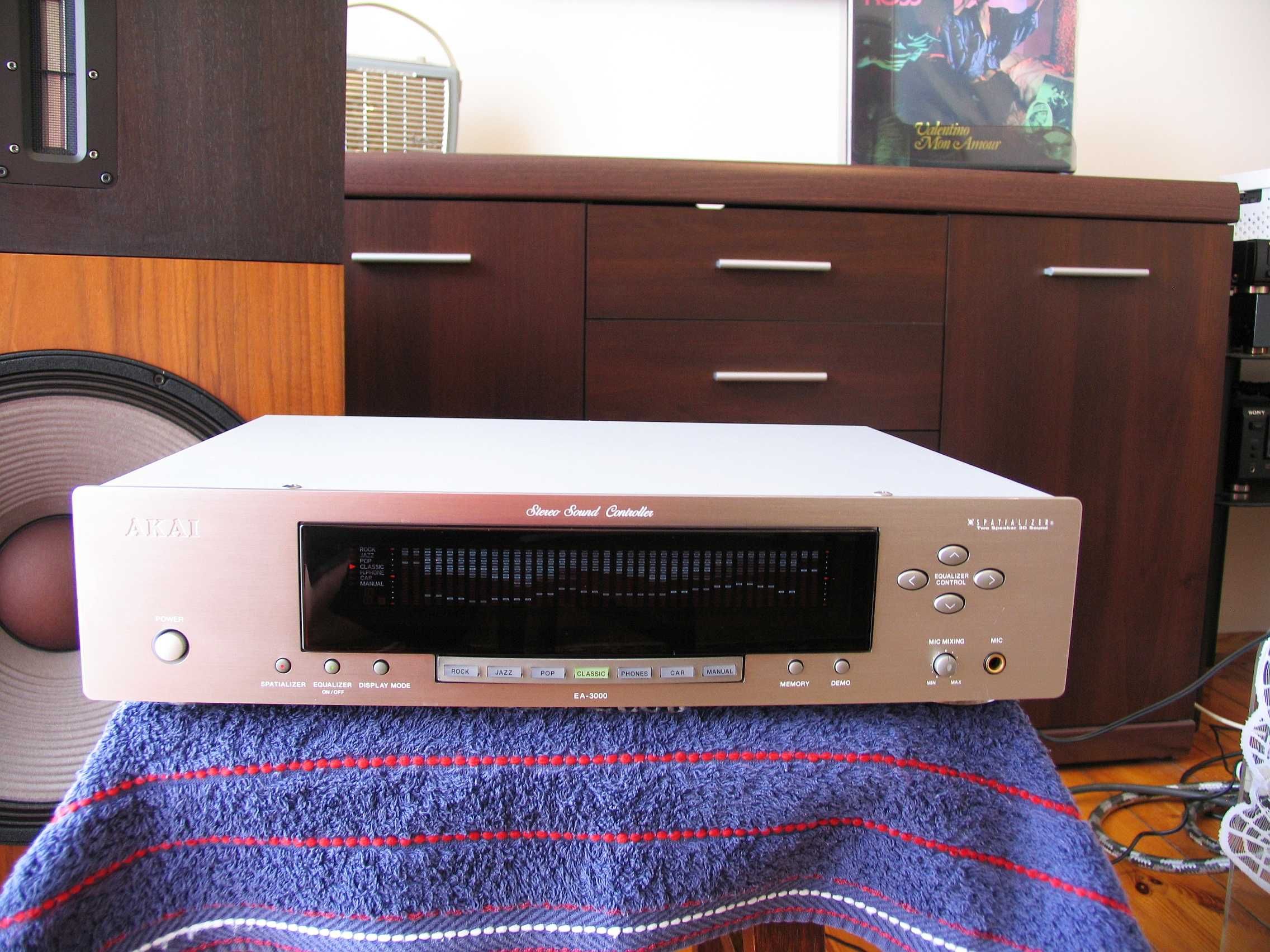 AKAI Model No. EA-3000 / Equalizer 3D Sound TOP '' Vintage ''