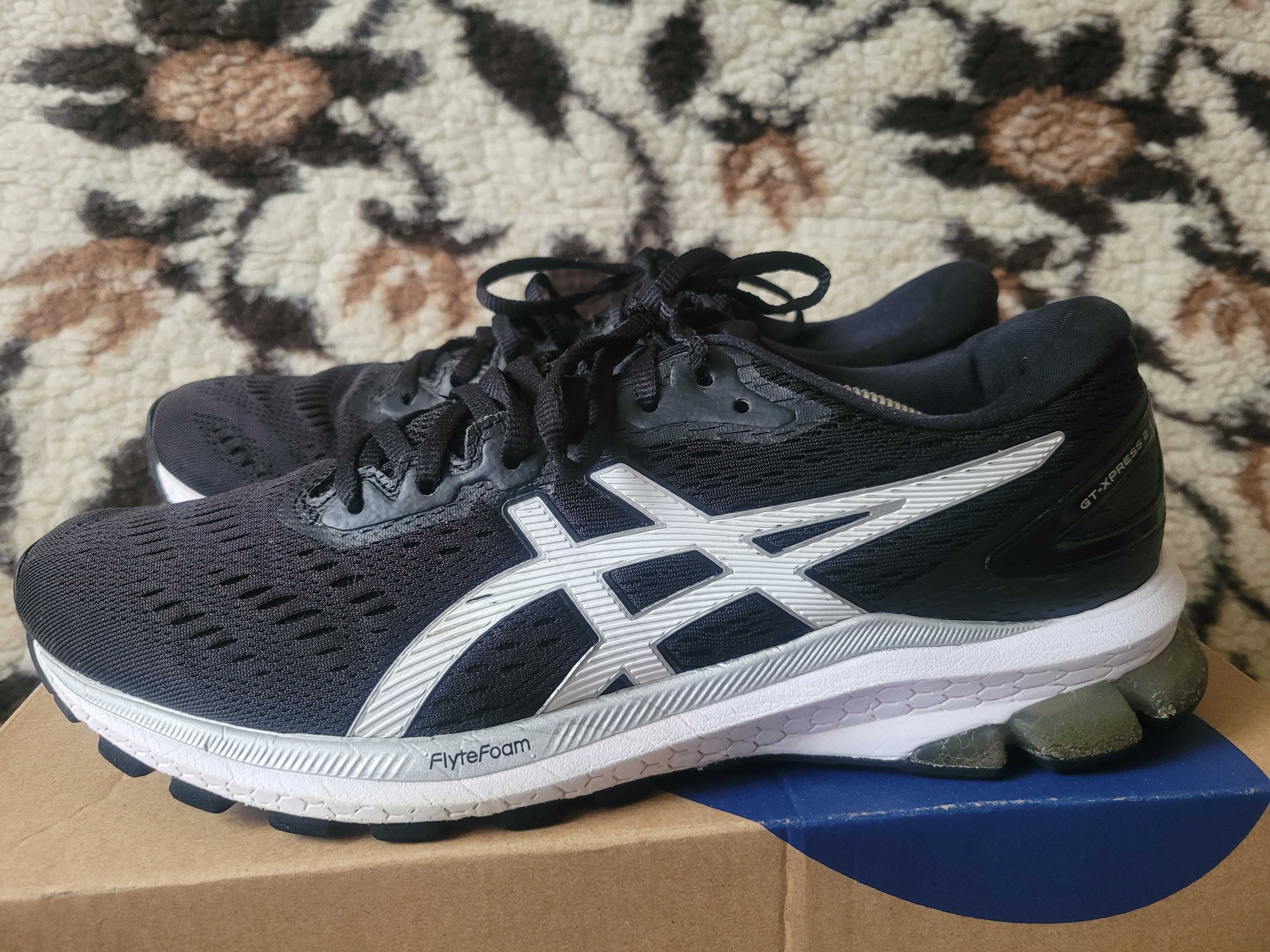 Mega sportowe buty do biegania Asics Xpress 2 wkł.28 cm