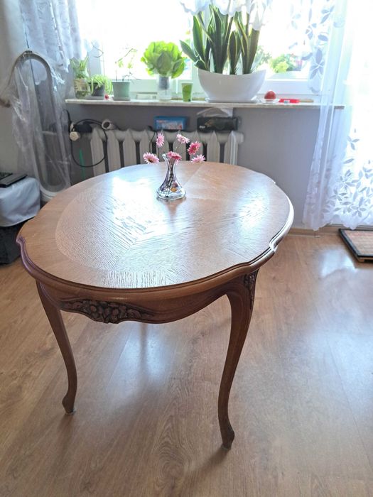 Ława  kawowa w stylu ludwikowskim