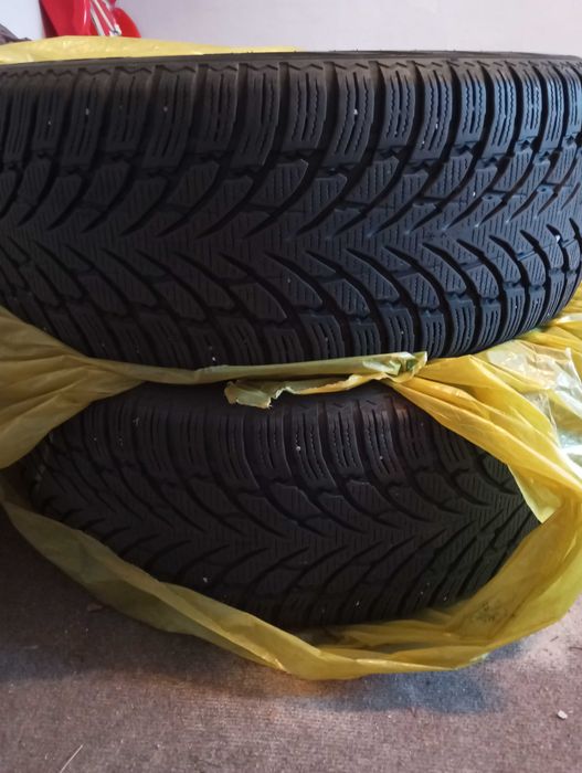 Opony zimowe 235/50/19 Nokian