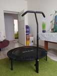 Trampolina z uchwytem