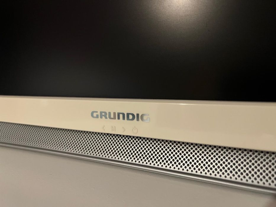 TV GRUNDIG, cor branca