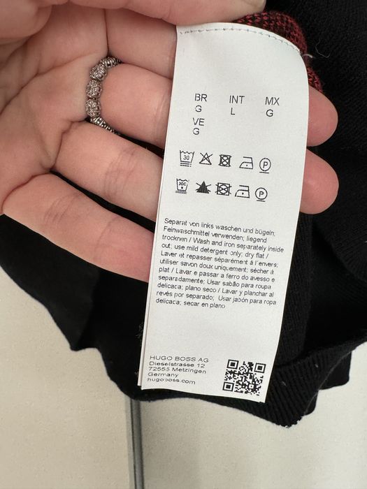 Женский черный свитер с узором Hugo boss 50449785;965