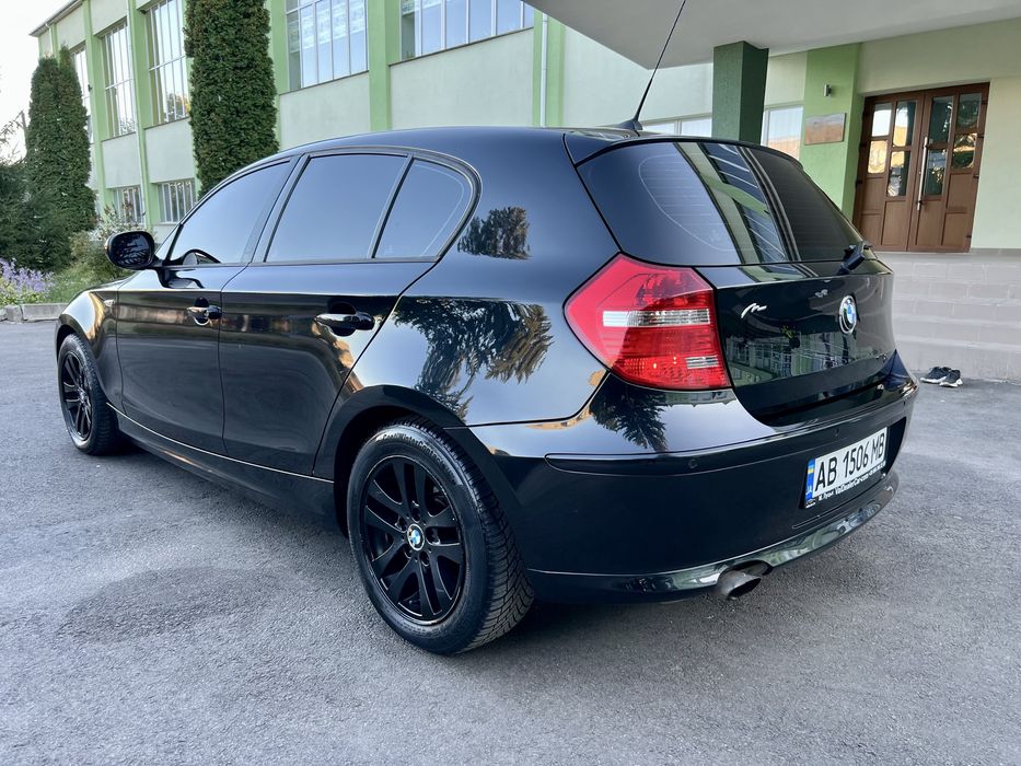 У продажy BMW 2.0 Бензин.Автомат