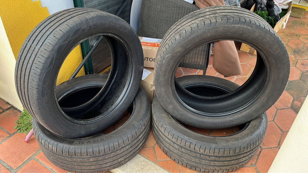 Pneus Continental EcoContact 6 235/50 R19