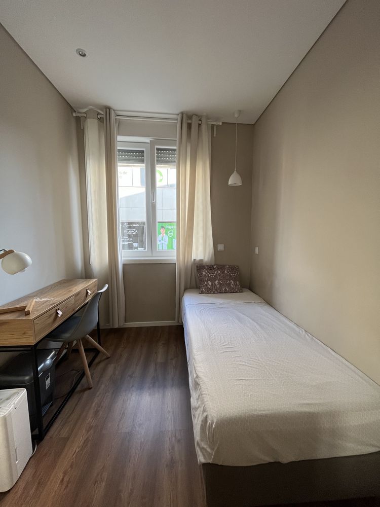 Apartamento Férias 4 quartos - Porto (Carolina Michaelis) - Agosto