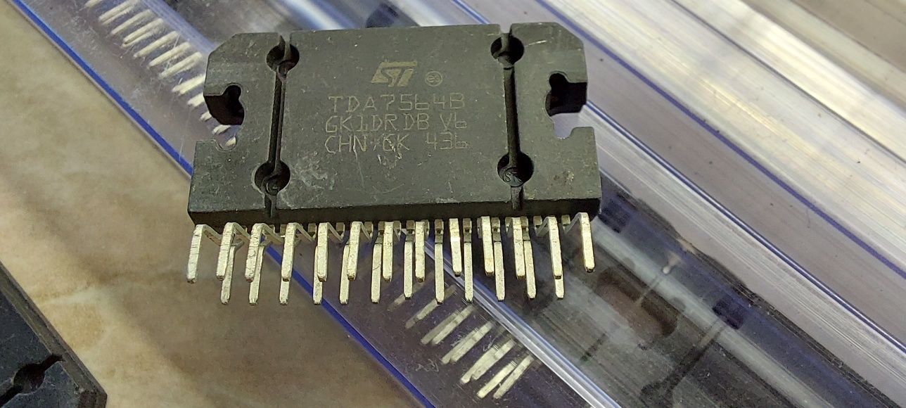 Мікросхема TDA7564B