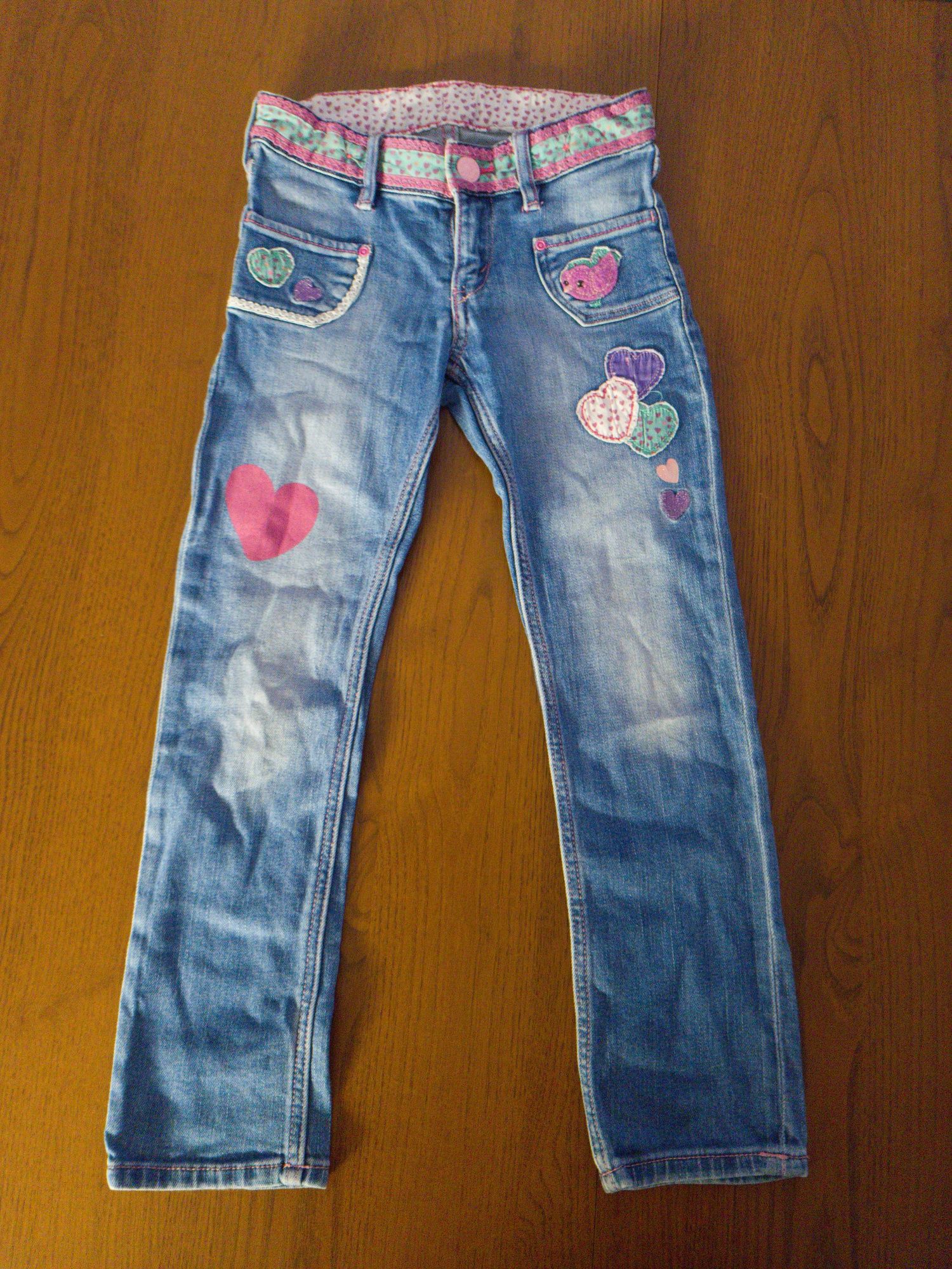 H&M śliczne spodnie jeansy dżinsy 122-128 dla dziewczynki serduszka pt