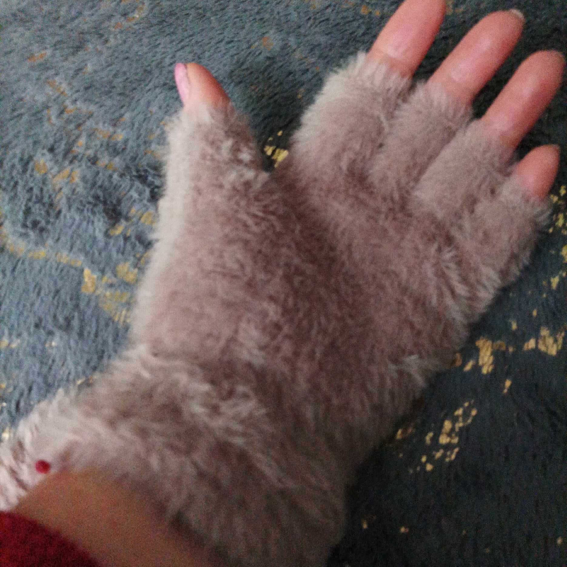 Rękawiczki alpakowe damskie beżowe.