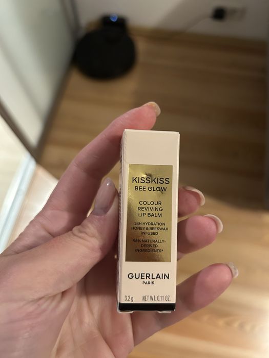 Szminka, balsam do ust Guerlain kisskiss bee glow