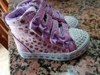 Skechers como novas