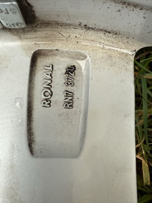 225/60 r17 шини з дисками 5*112 на VW