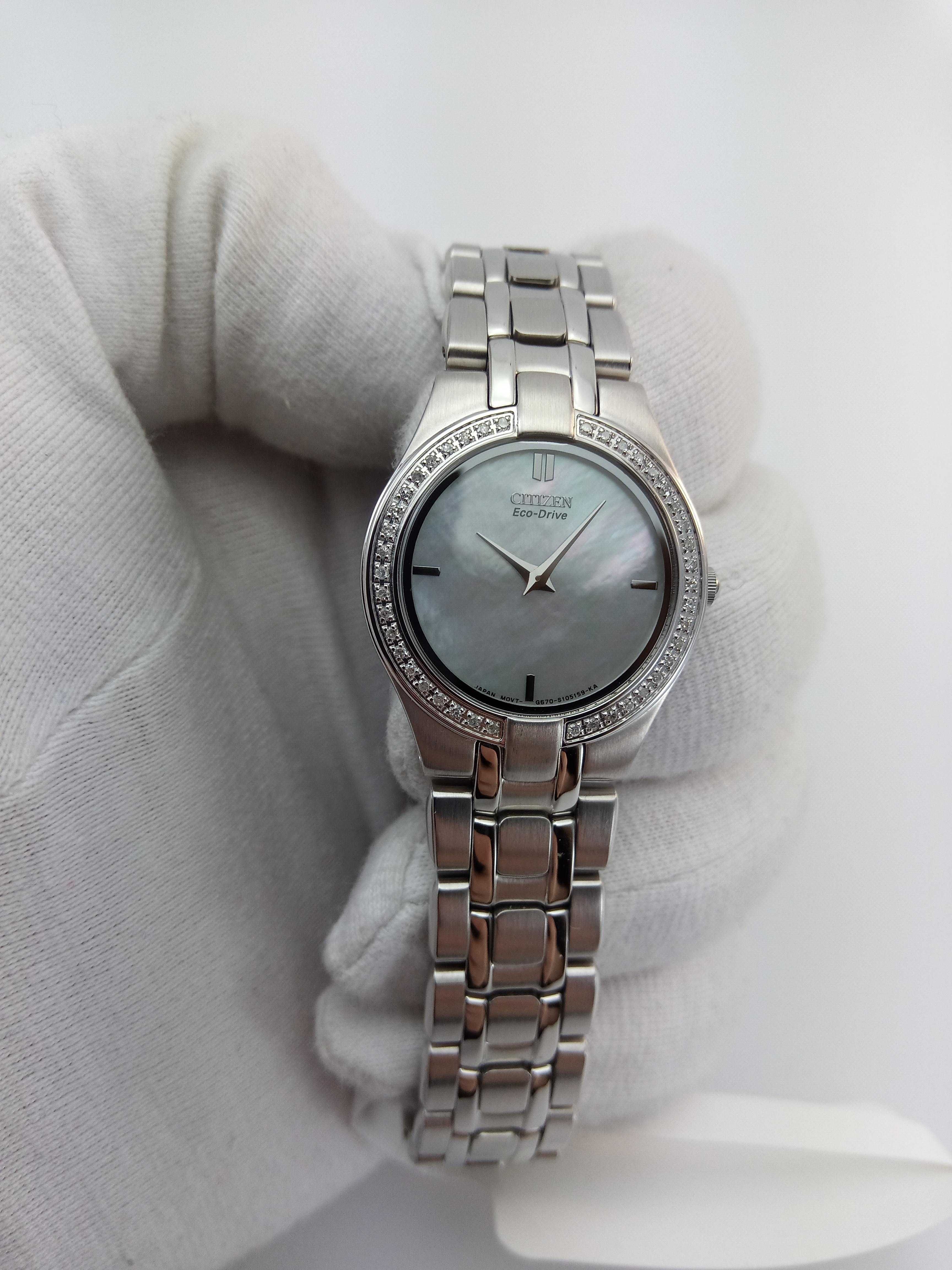Тончайшие женские часы 42 бриллианта Citizen Eco-Drive EG3150-51D $725