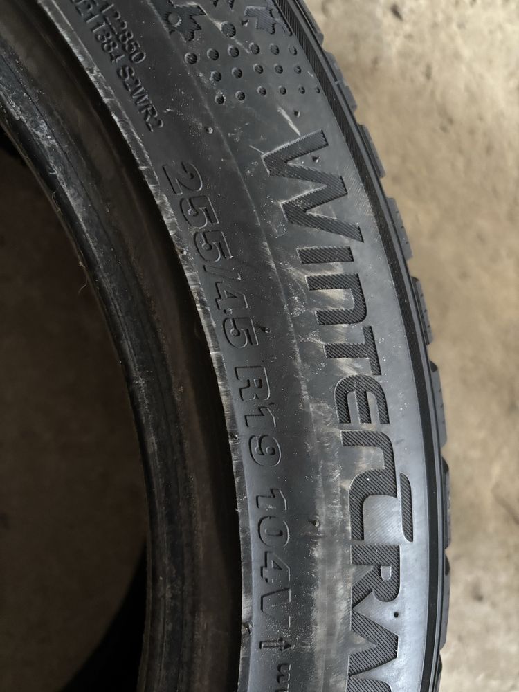 255/45/19 Kumho WinterCraft WP72 2023rok zimowe