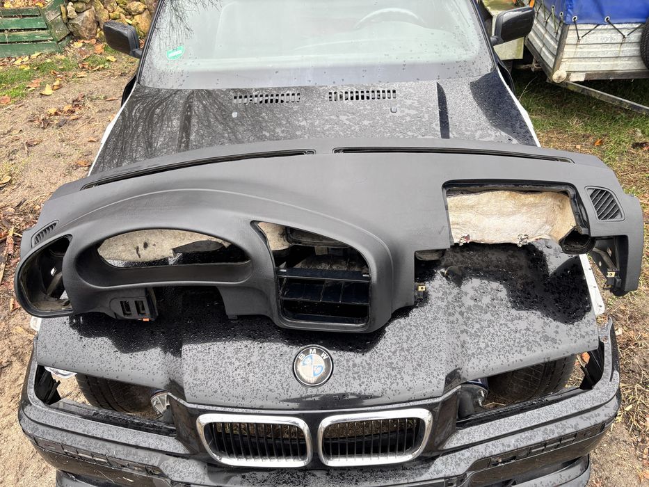 Deska rozdzielcza Bmw e36 96-99 sedan