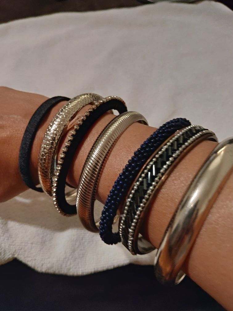 Conjunto de 7 pulseiras novas todas diferentes.