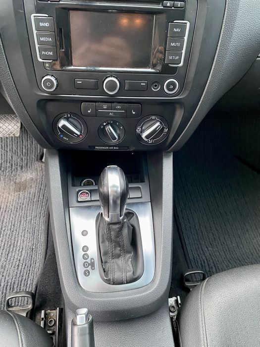 Volkswagen Jetta VI 2011 SEL