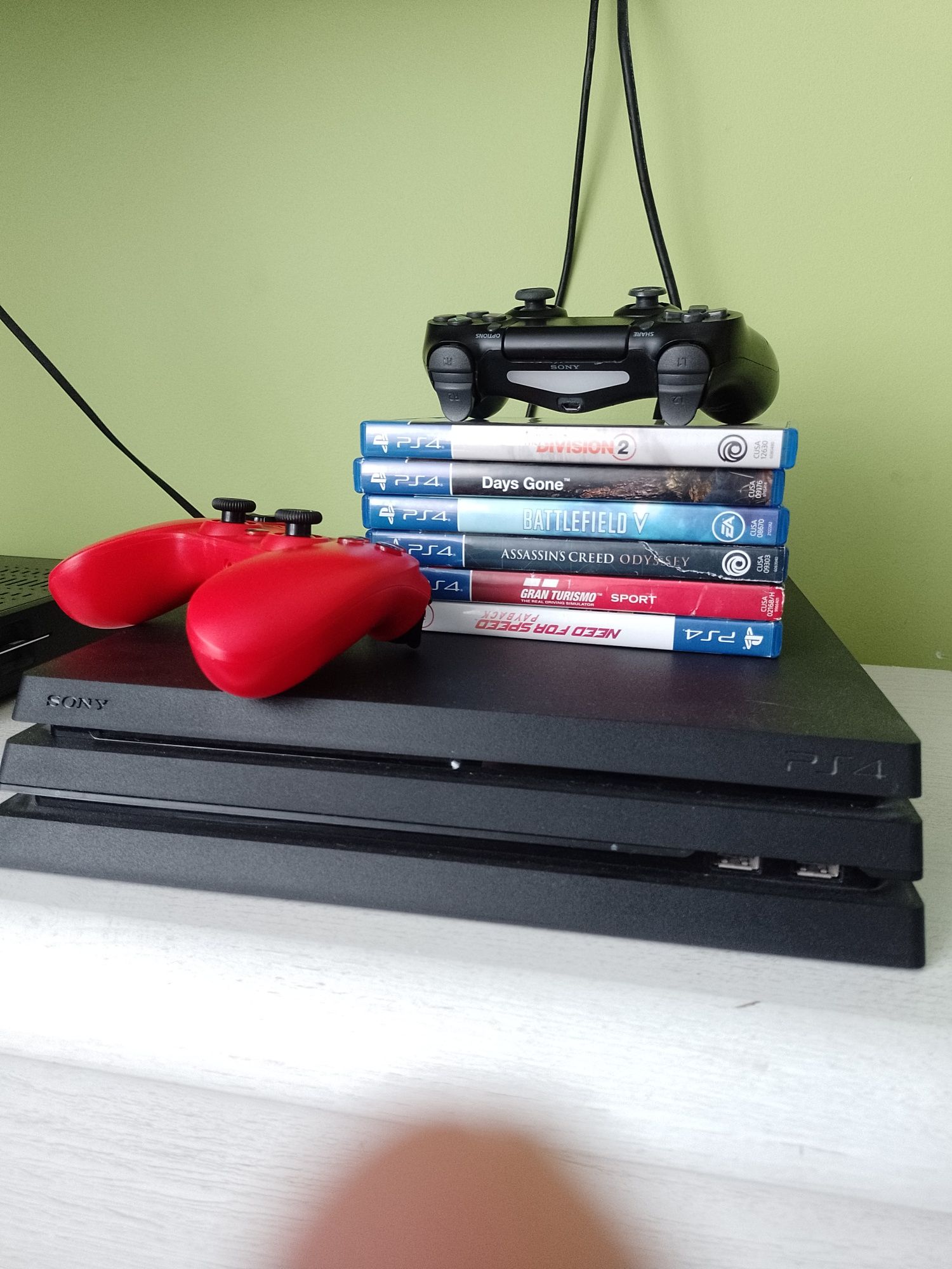 PS4 PRO 7 gier dysk 1TB