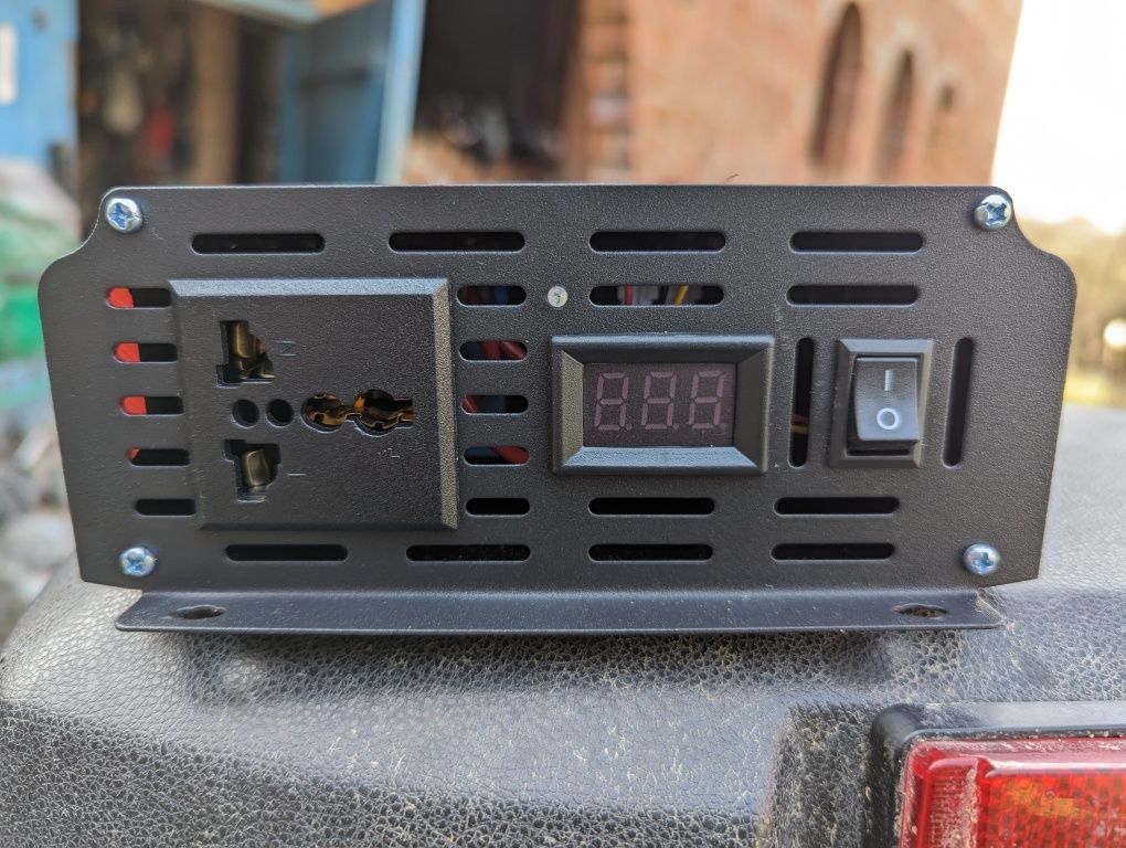 Інвертор 2500w 12/220v