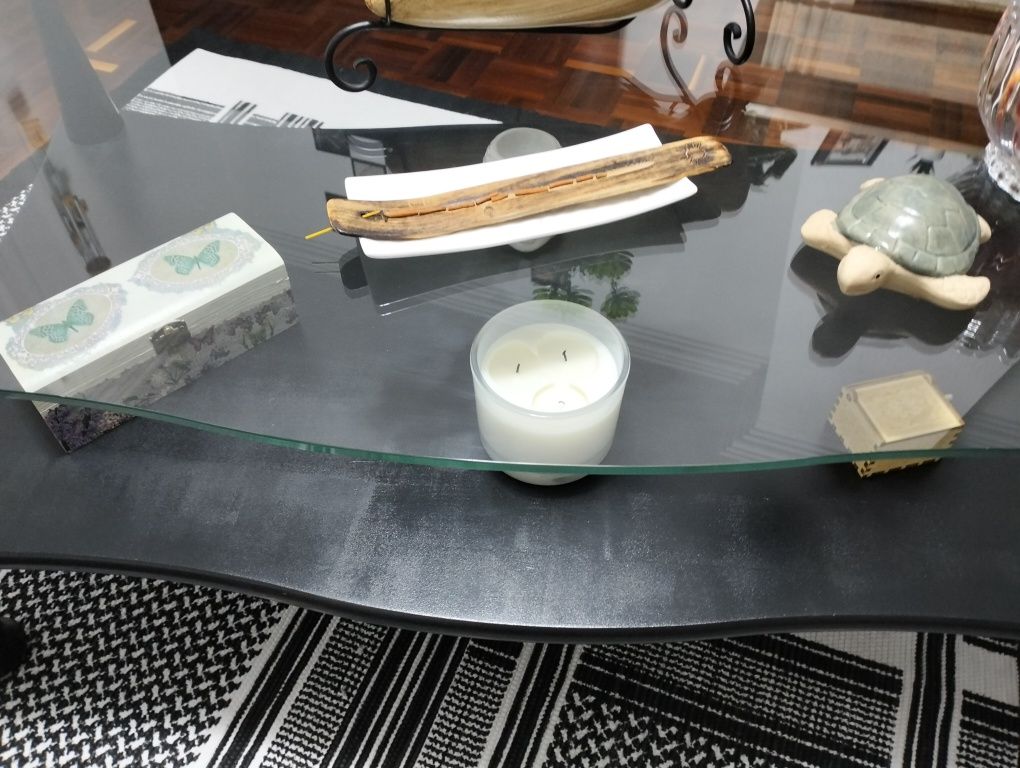 Mesa e móvel de tv