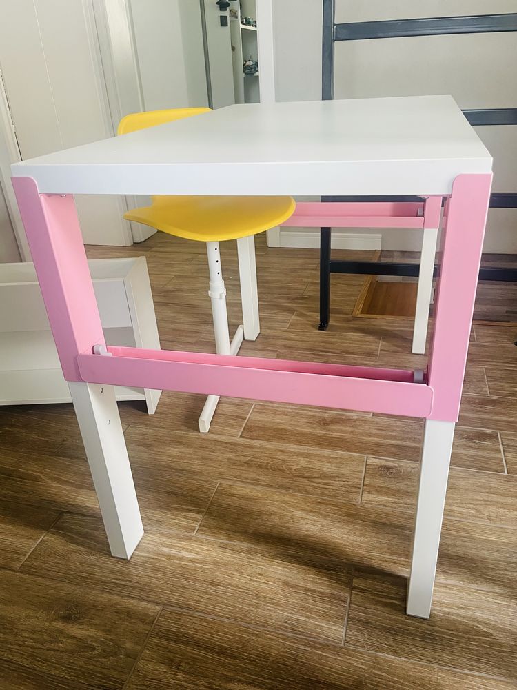 Zestaw biurko regulowane Phal Ikea, nadstawka, krzesło regulowane