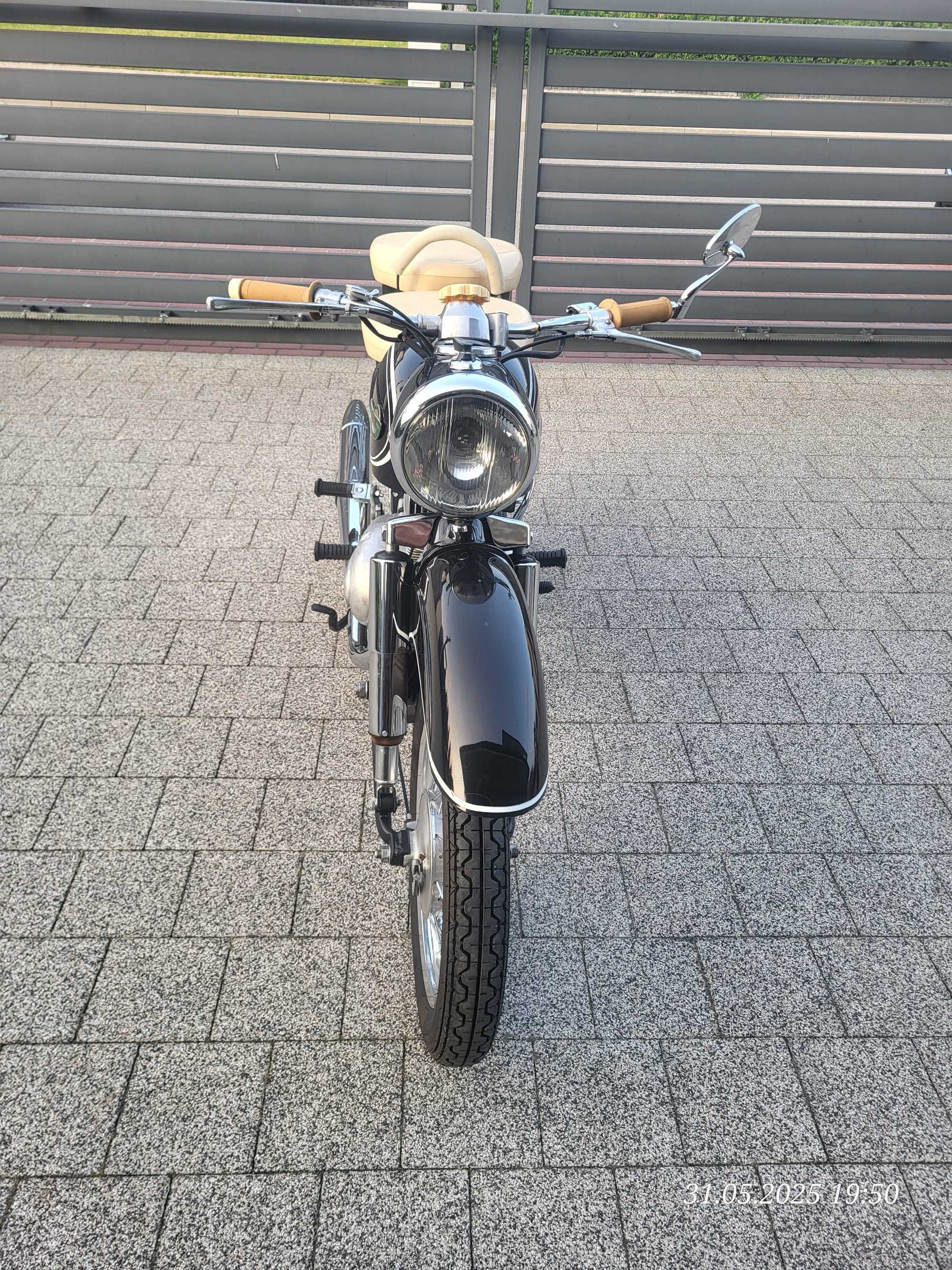mz es250/1 jaskółka