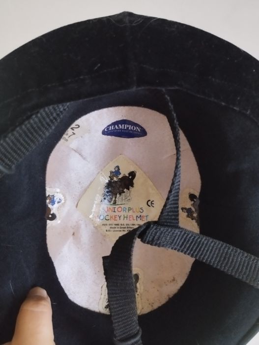 2 capacetes de equitacao,tamanha 56 e 6.5