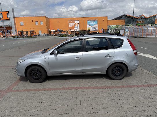 hyundai i30cw crdi 1.6 diesel combi, stan dobry