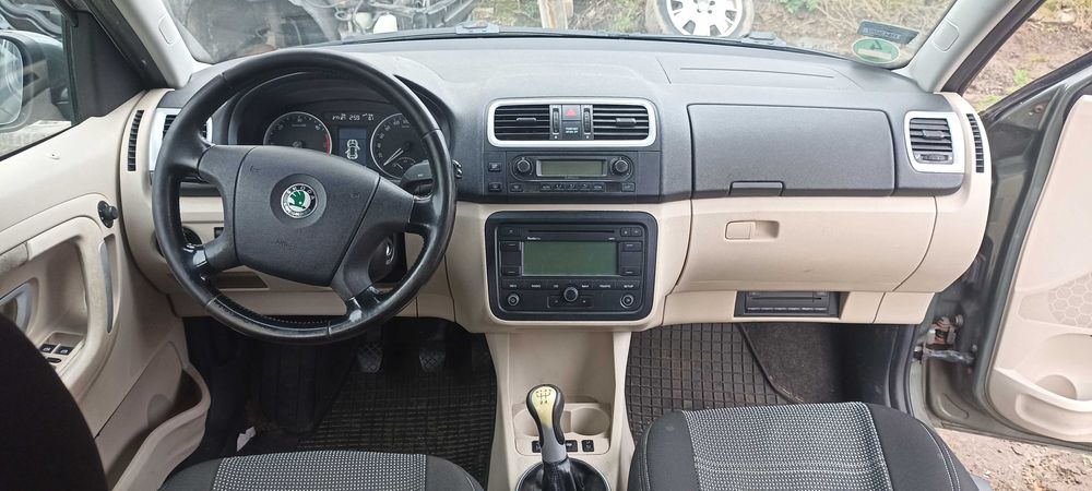 skoda roomster 1.9 tdi BSW lak 9599 samochód na części