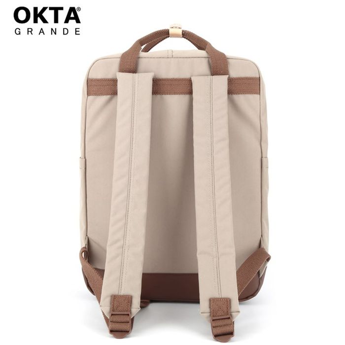 beżowo-brązowy, praktyczny plecak miejski zawieszony na regulowanych