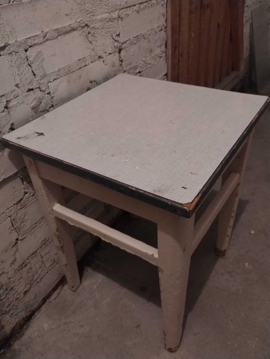 Stołki drewniane PRL do renowacji